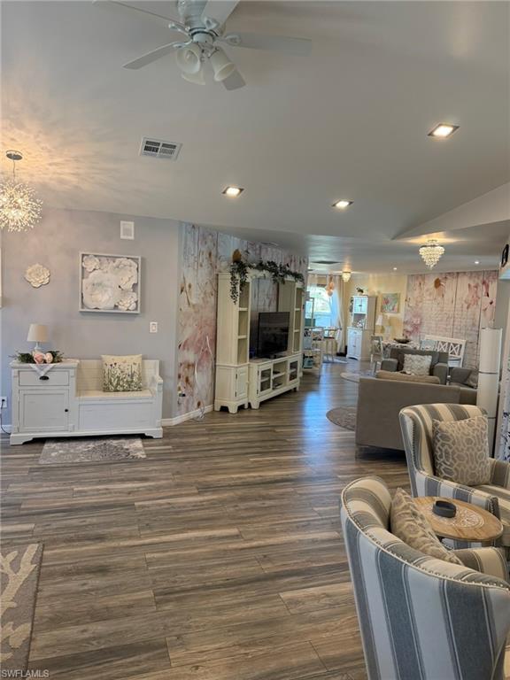 SPANISH WELLS - Residential