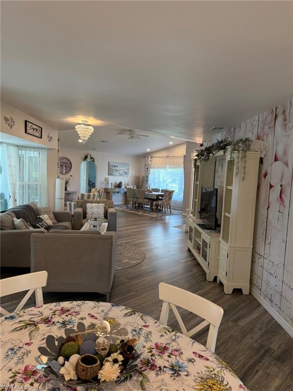 SPANISH WELLS - Residential