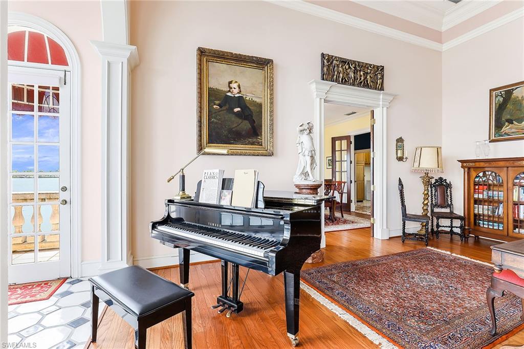 VENETIAN ESTATES - Residential