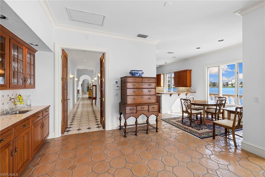 VENETIAN ESTATES - Residential