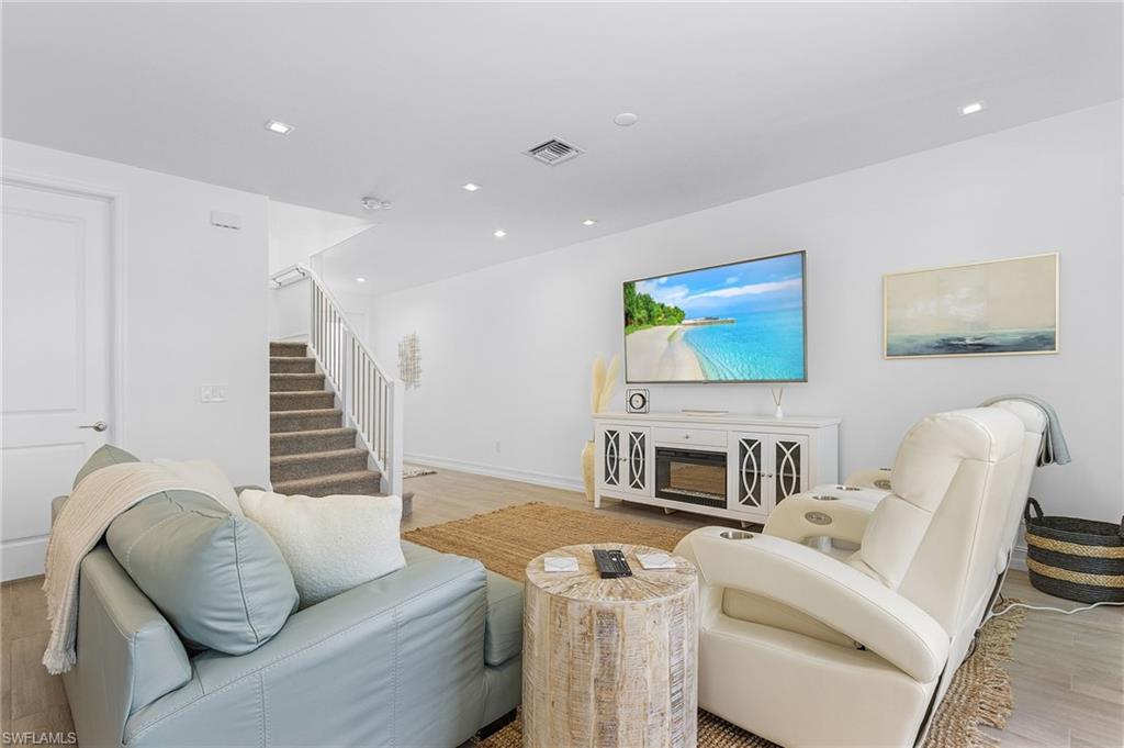 VANDERBILT RESERVE - Residential Lease