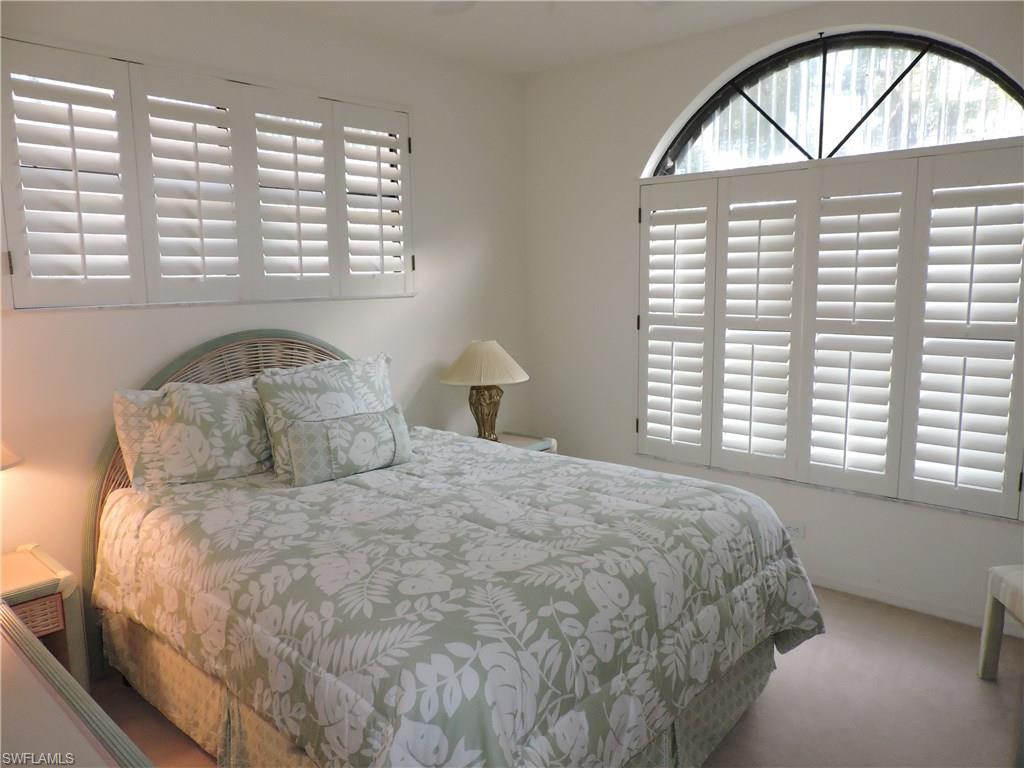 LONGSHORE LAKE - Residential