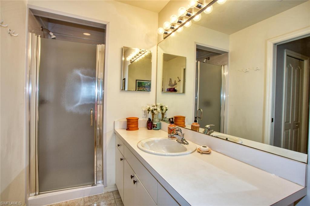 LAKESIDE GREEN - Residential