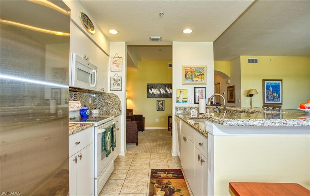 LAKESIDE GREEN - Residential