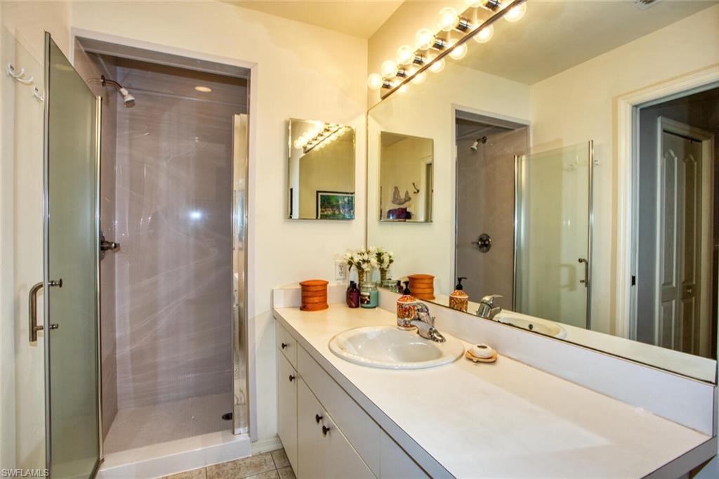 LAKESIDE GREEN - Residential