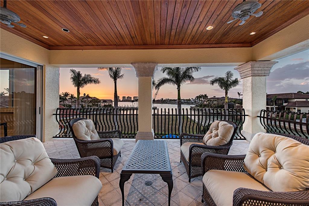 MARCO BEACH - Residential