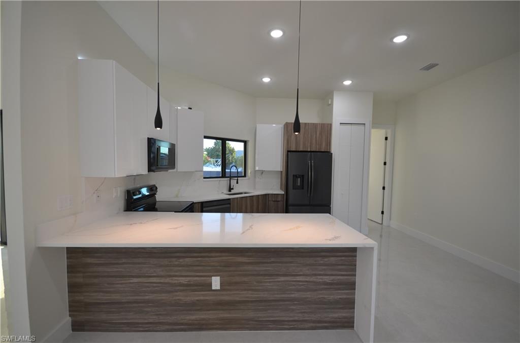 CAPE CORAL - Residential Lease