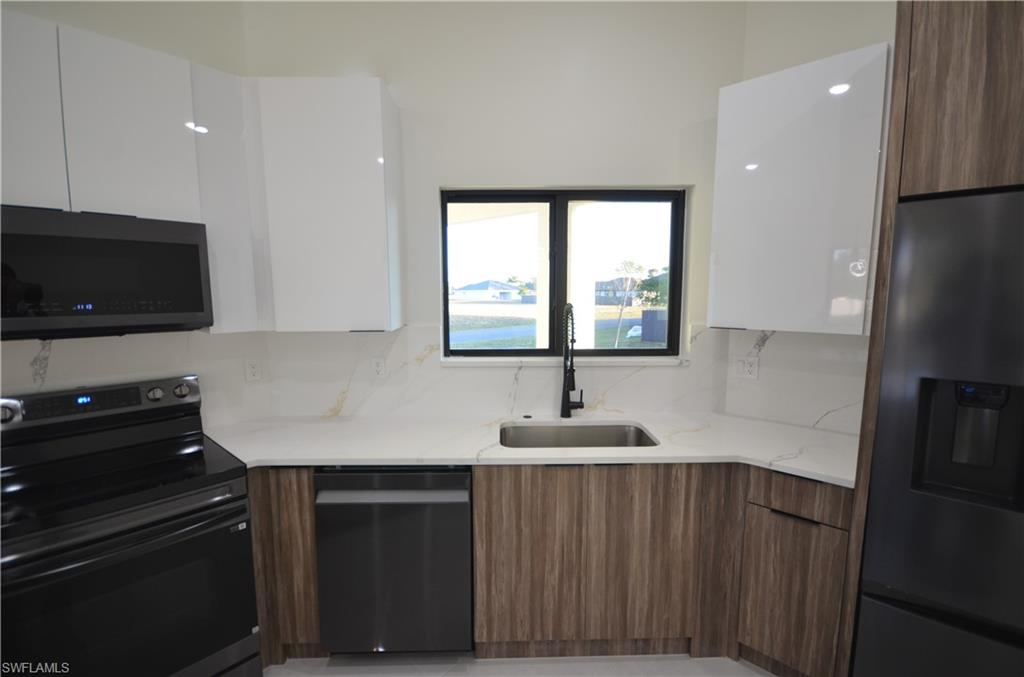 CAPE CORAL - Residential Lease