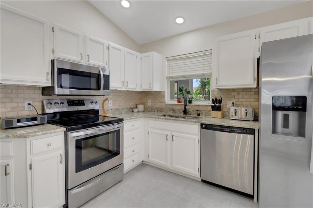 MOON LAKE - Residential