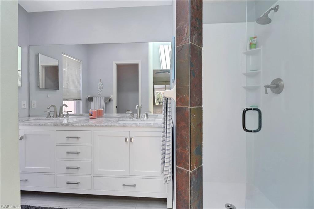 MOON LAKE - Residential