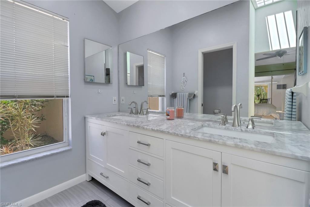 MOON LAKE - Residential