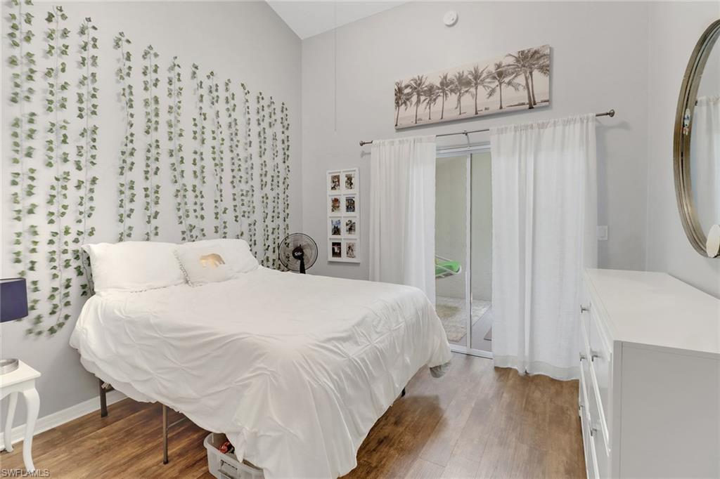 MOON LAKE - Residential