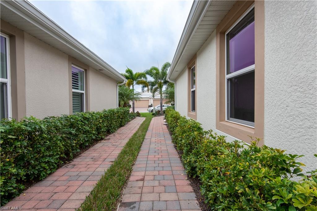 14727 Edgewater CIR