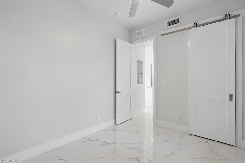 ISLAND SHORES - Residential