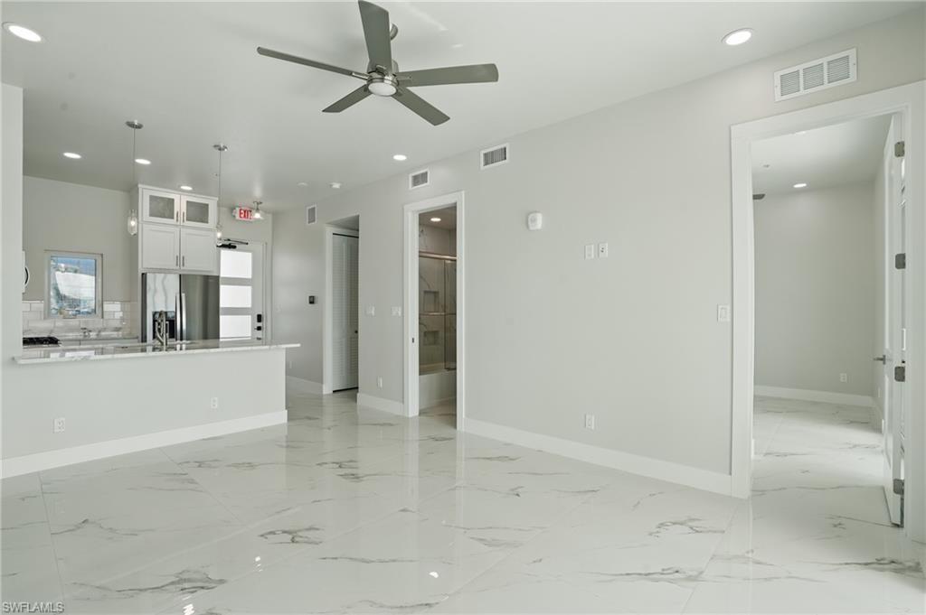 ISLAND SHORES - Residential