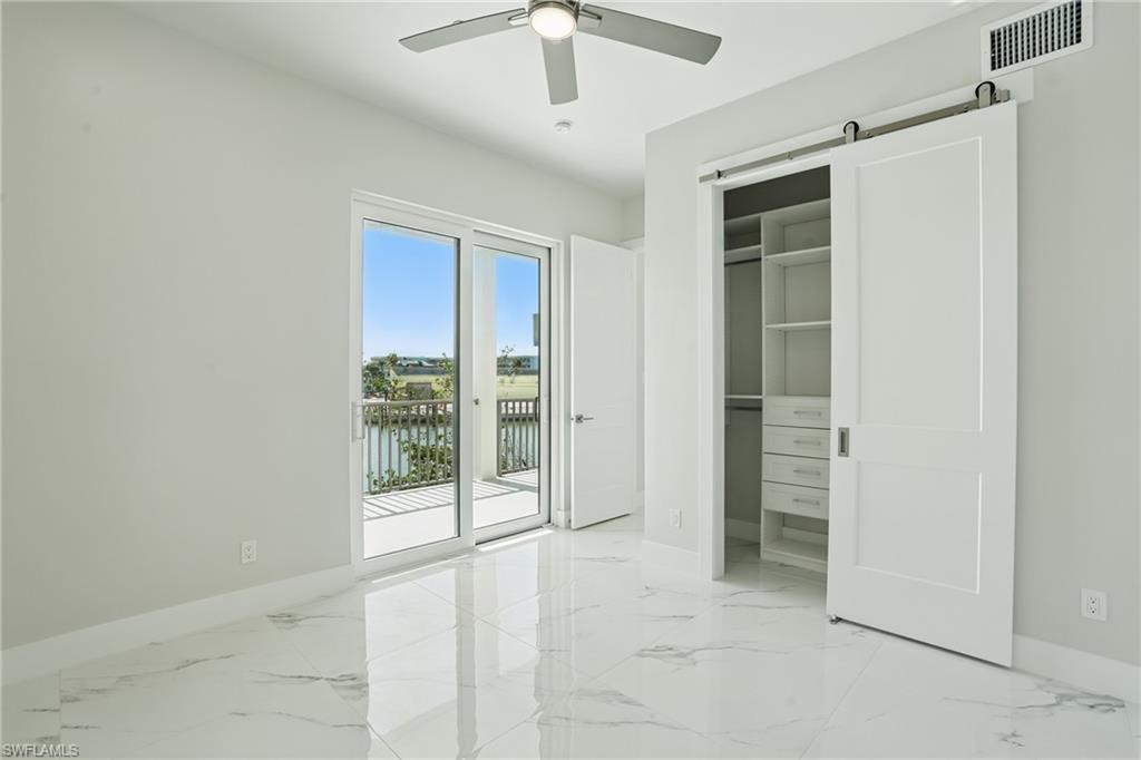 ISLAND SHORES - Residential