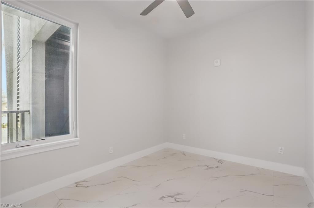 ISLAND SHORES - Residential