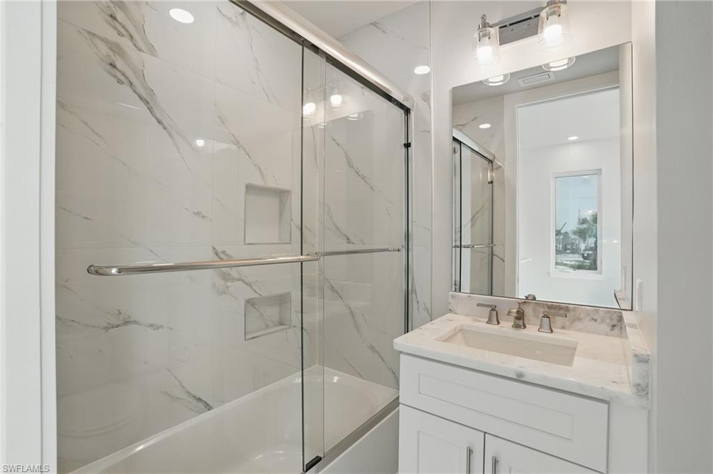 ISLAND SHORES - Residential