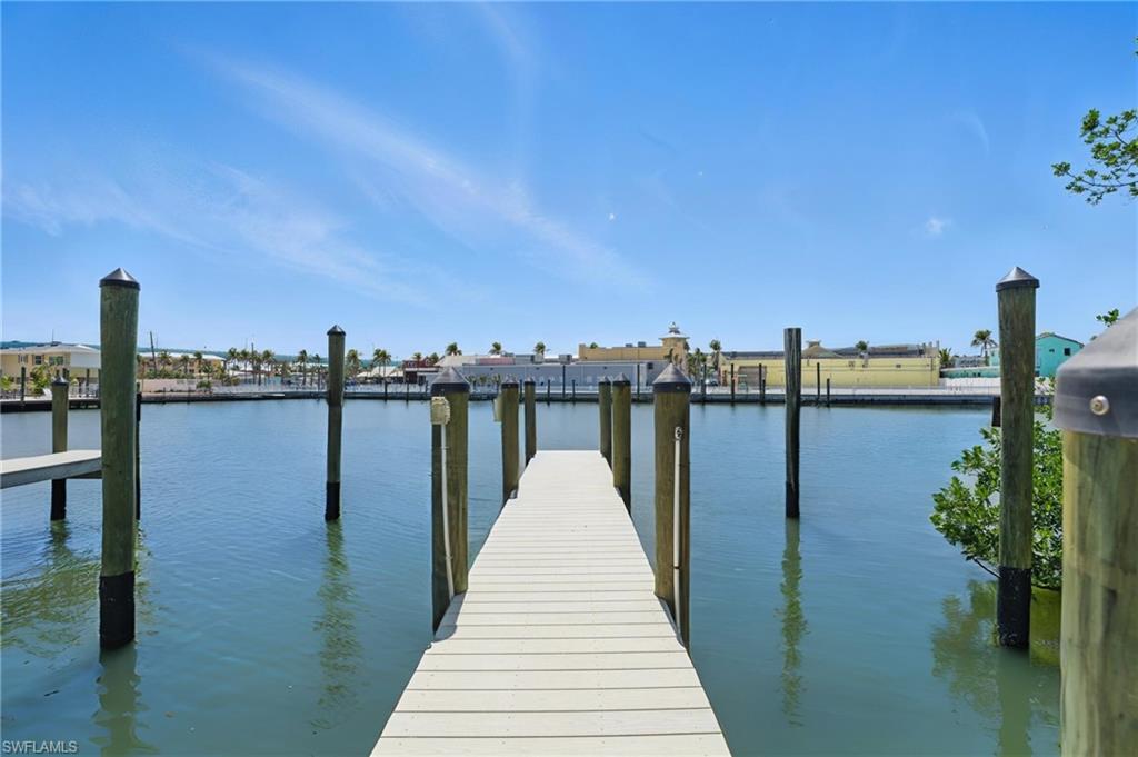 ISLAND SHORES - Residential