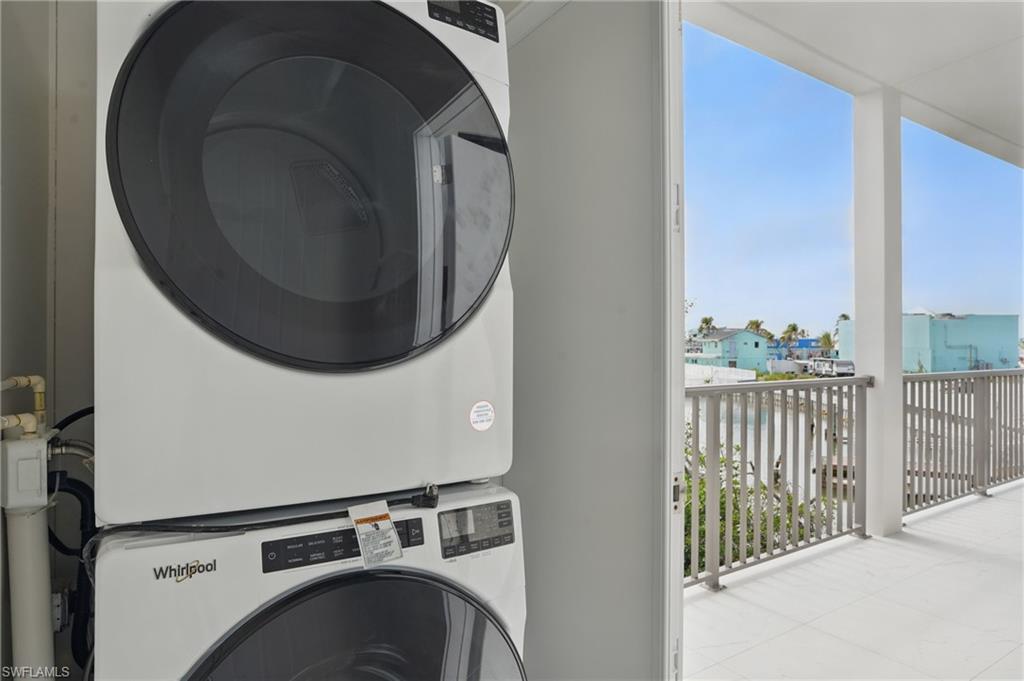 ISLAND SHORES - Residential