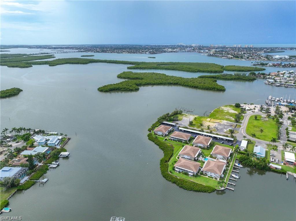 TARPON VILLAGE APTS - Residential