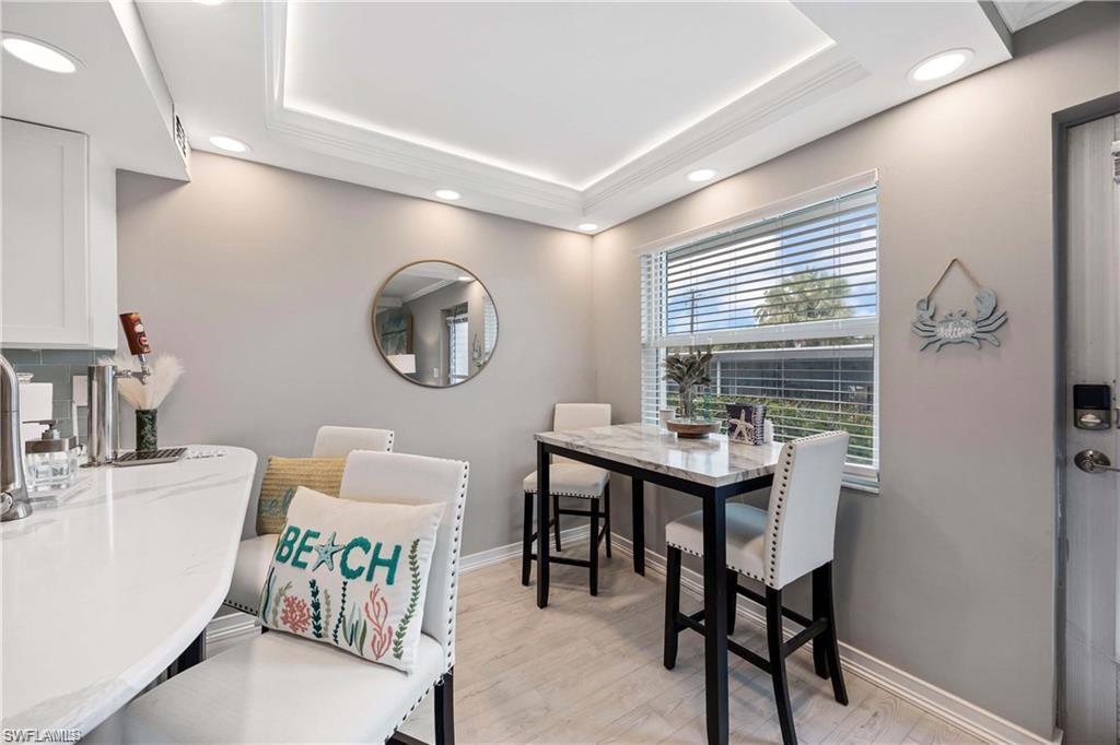 TARPON VILLAGE APTS - Residential