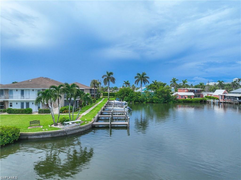 TARPON VILLAGE APTS - Residential