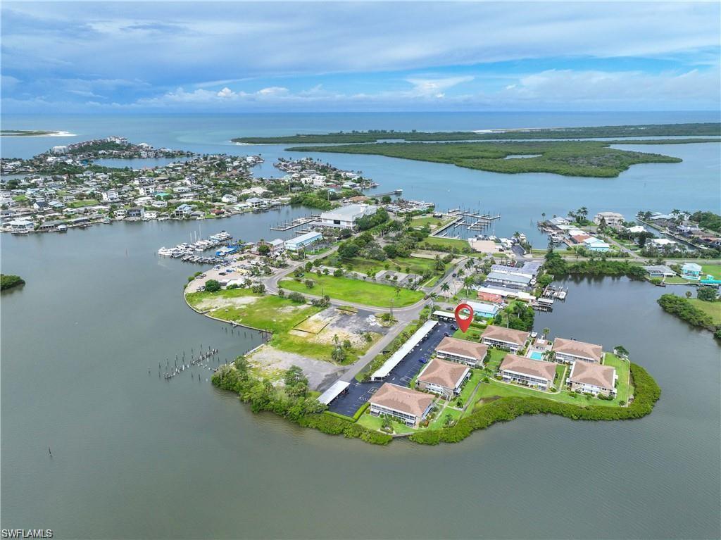 TARPON VILLAGE APTS - Residential