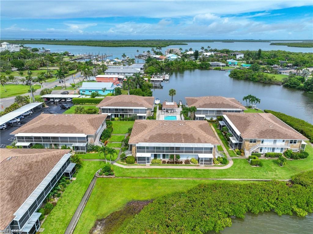 TARPON VILLAGE APTS - Residential