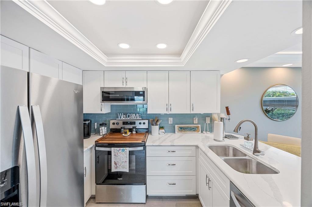 TARPON VILLAGE APTS - Residential