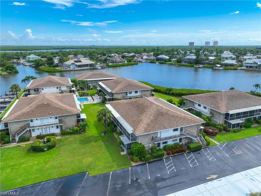 TARPON VILLAGE APTS - Residential