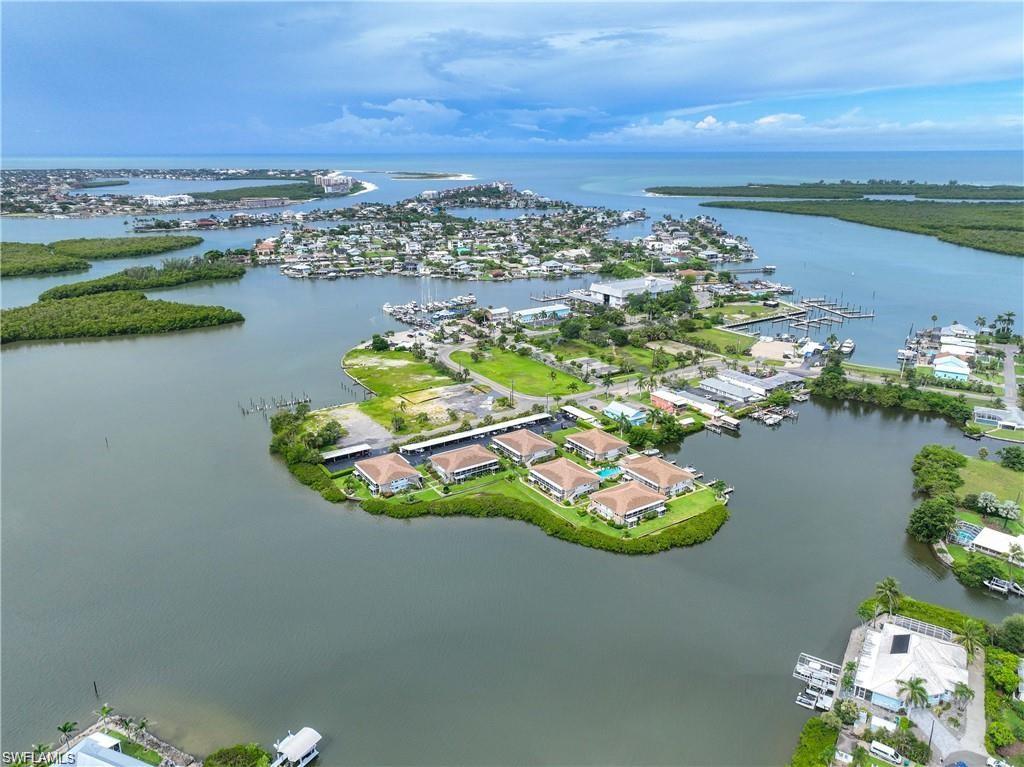TARPON VILLAGE APTS - Residential