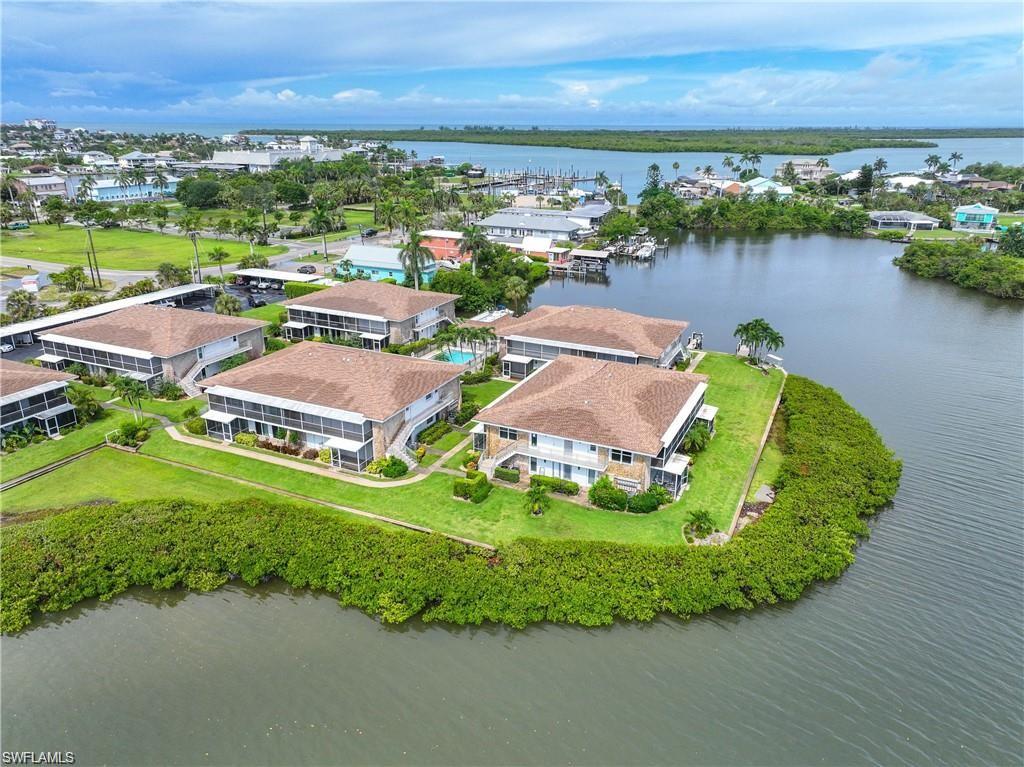 TARPON VILLAGE APTS - Residential