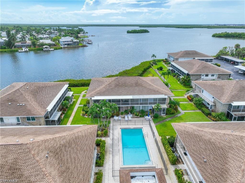 TARPON VILLAGE APTS - Residential