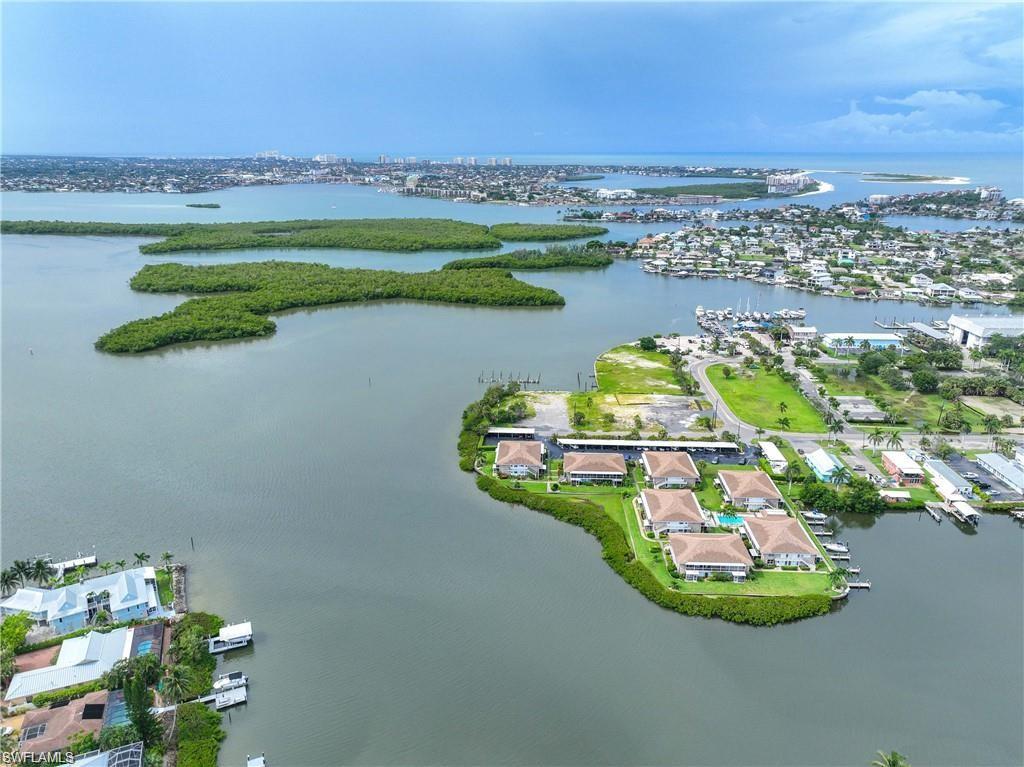 TARPON VILLAGE APTS - Residential