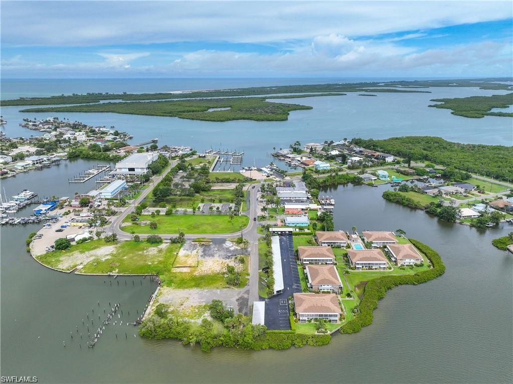 TARPON VILLAGE APTS - Residential