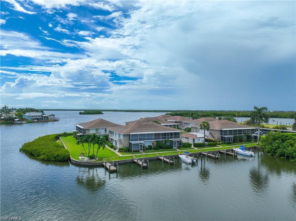 TARPON VILLAGE APTS - Residential