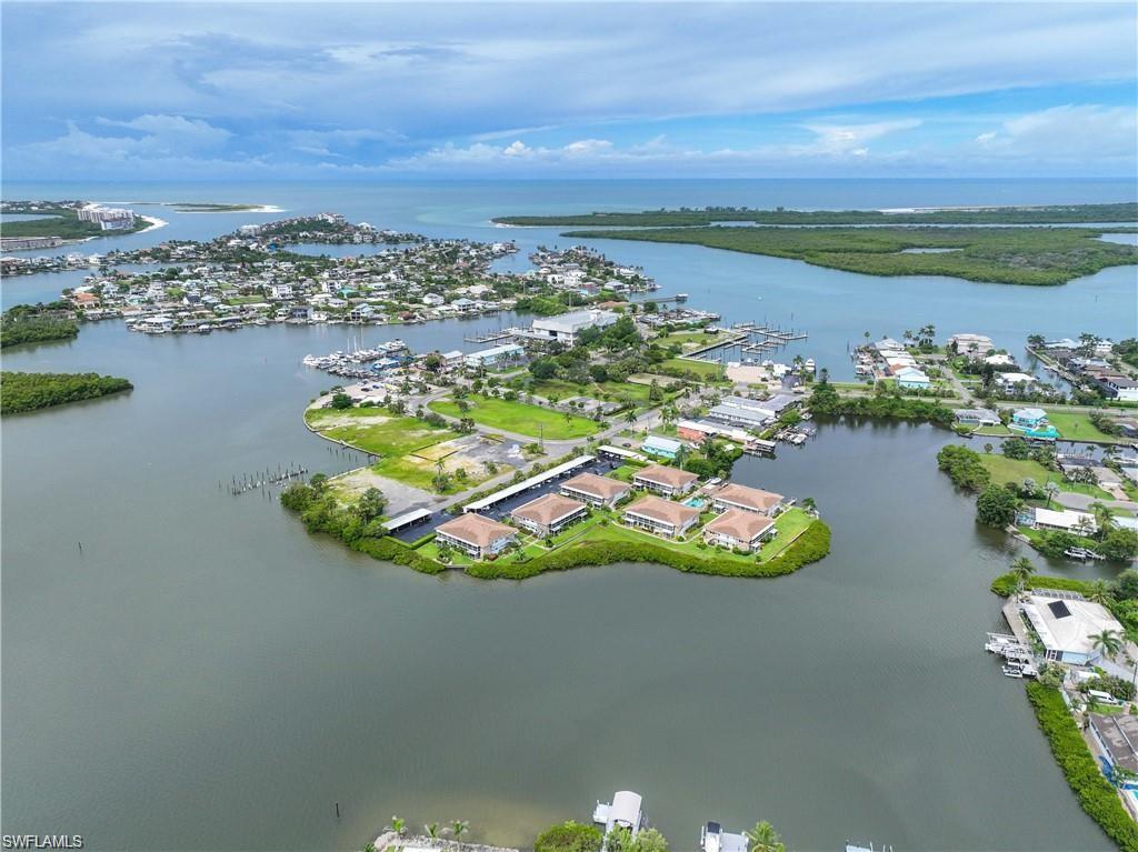 TARPON VILLAGE APTS - Residential