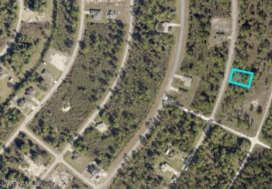Prime location in Lehigh Acres close to shopping, restaurants and parks. Build your dream home with or hold as an investment.
Bring offers !