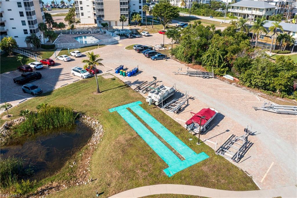 BEACH AND TENNIS CLUB - Residential