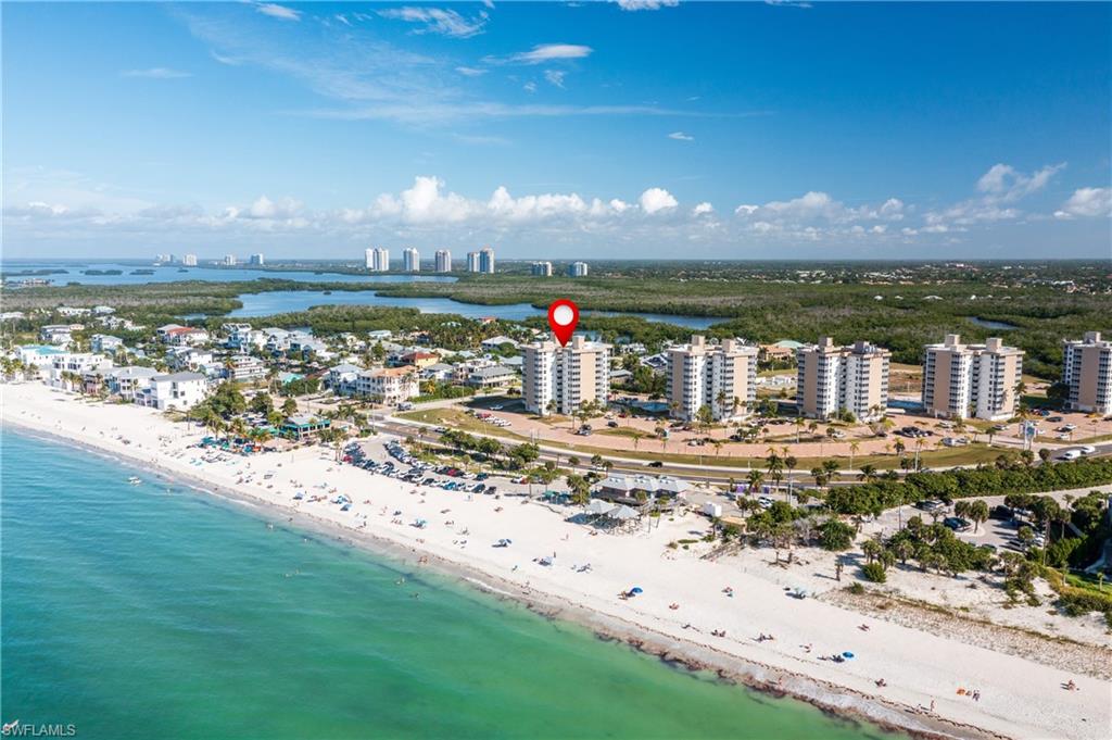 BEACH AND TENNIS CLUB - Residential