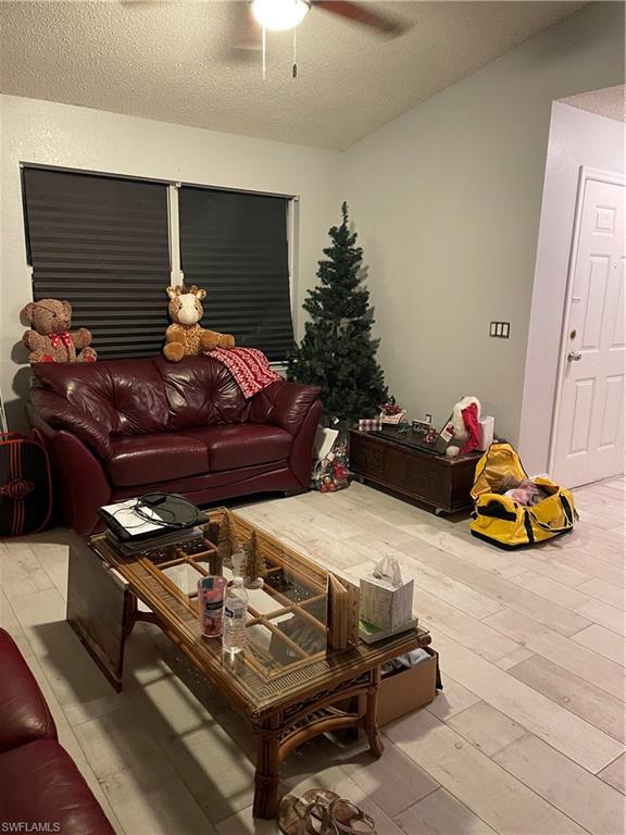 VENETIAN PALMS - Residential