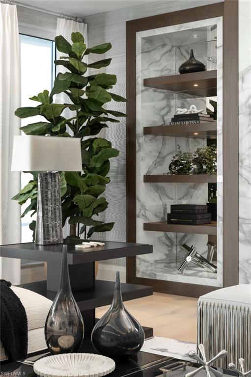 REGENT - Residential