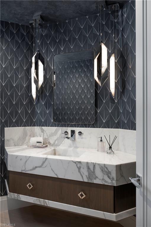 REGENT - Residential