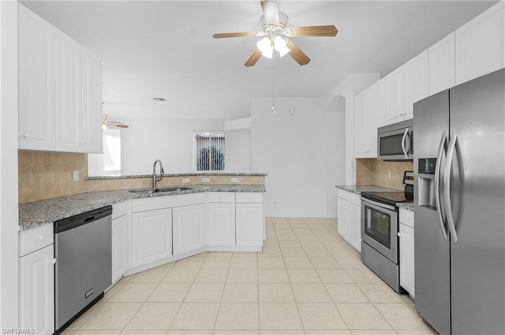 REFLECTION LAKES - Residential