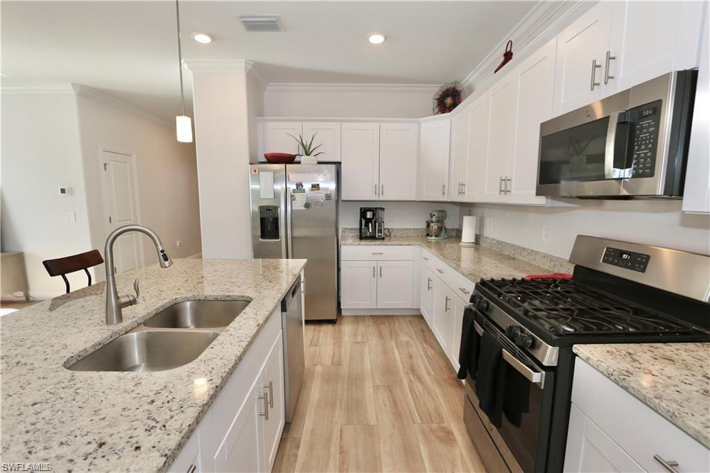 TRAILS EDGE - Residential Lease