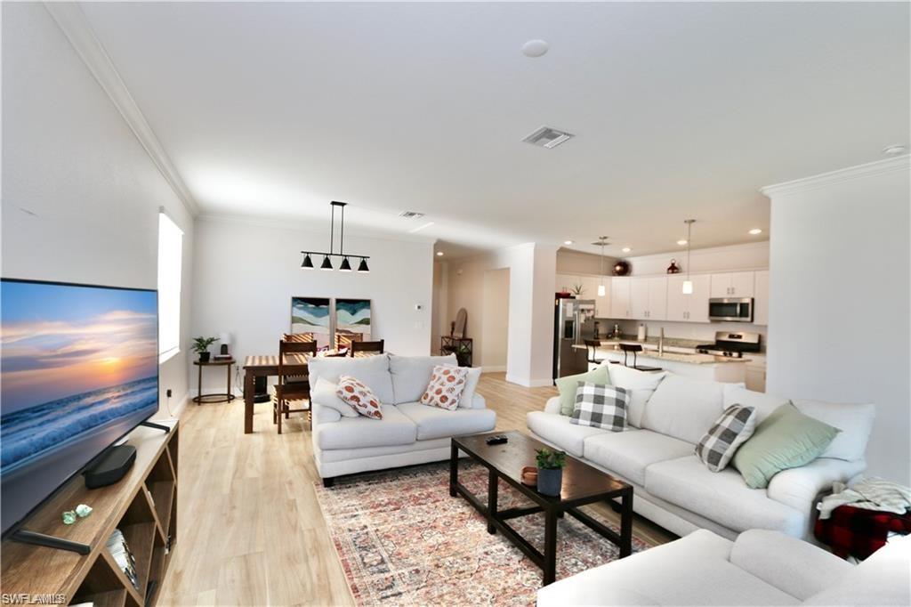 TRAILS EDGE - Residential Lease