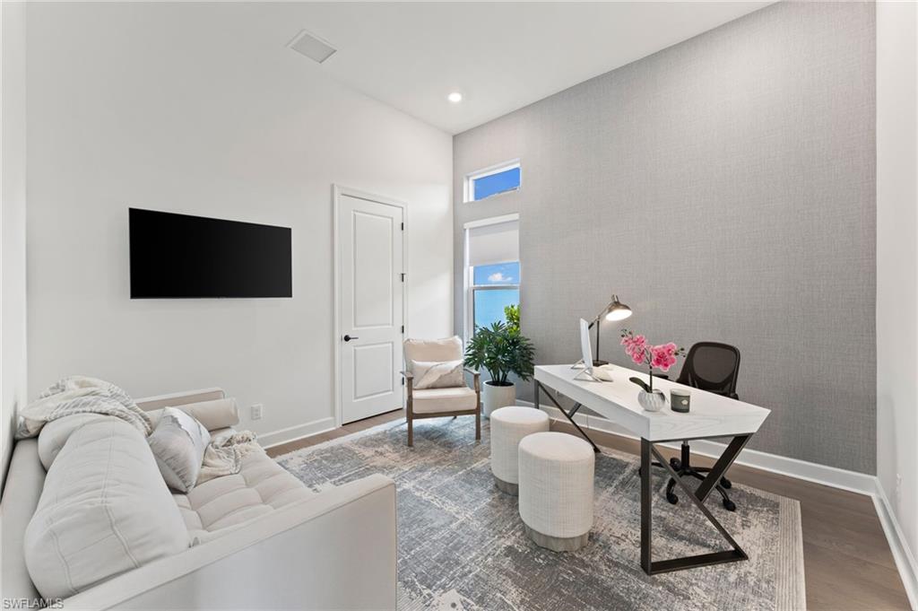 ESPLANADE LAKE CLUB - Residential