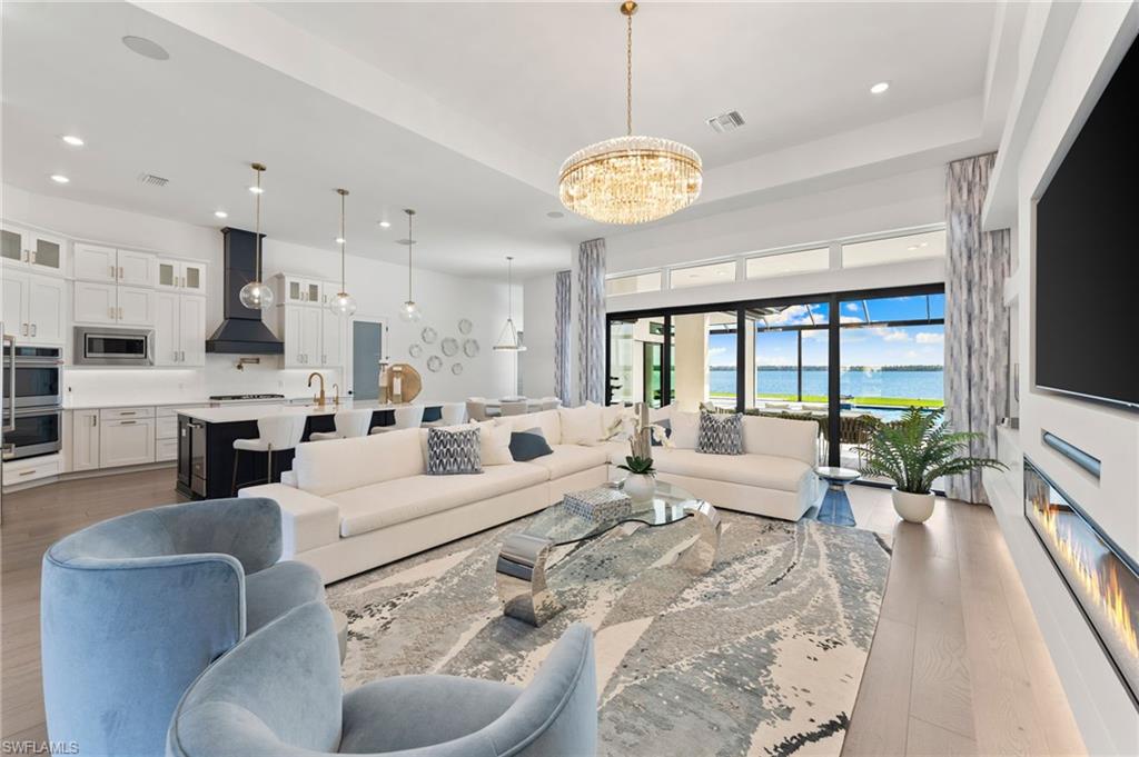 ESPLANADE LAKE CLUB - Residential