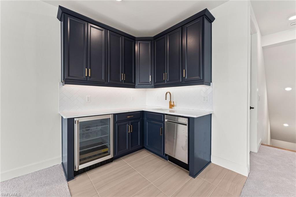 ESPLANADE LAKE CLUB - Residential